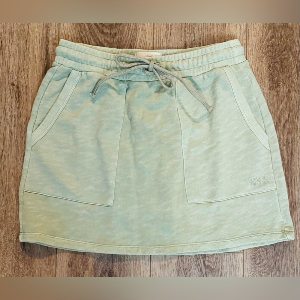 NWT Madewell pull-on mini skirt COLOR: green SIZE: small.